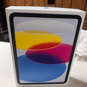 iPad 10th generation Wifi 64GB Blue MPQ83LL/A Model A2696 *EMPTY BOX ONLY*